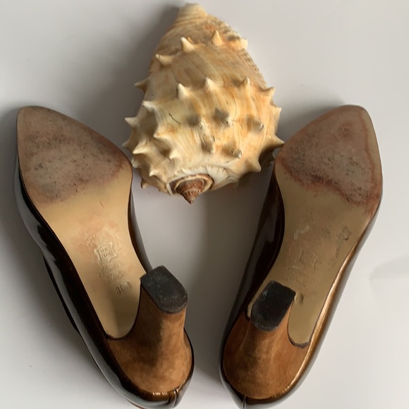 Made in 🇮🇹VTG Gorgeous 90’ Sofia 💯% Patent Leather and Suede Pumps - Picture 8 of 11